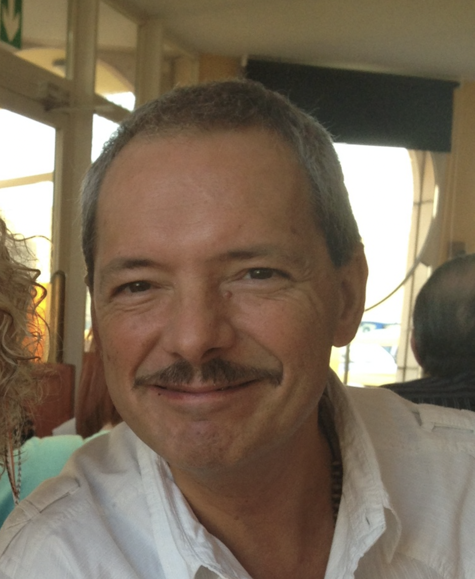 Notre papa, souriant